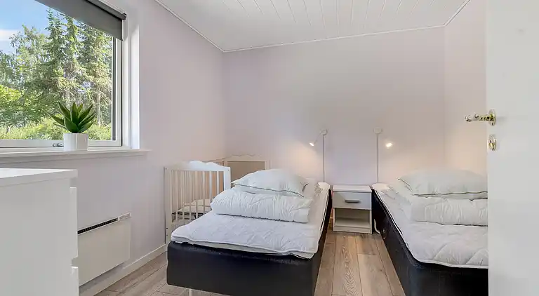 Stort sommerhus med vildmarksbad og shelter