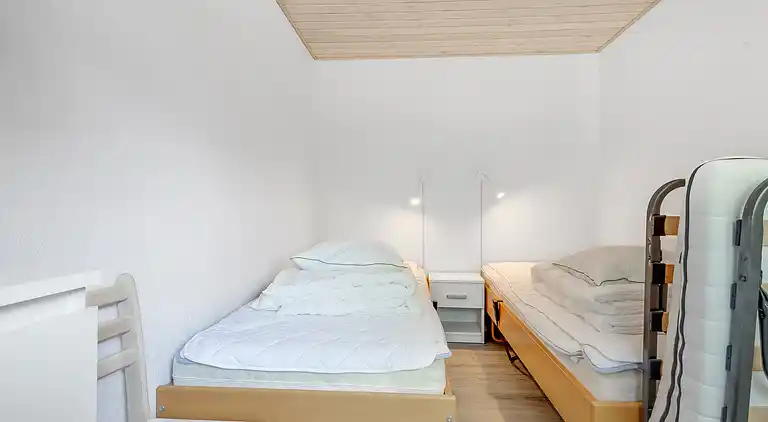 Stort sommerhus med vildmarksbad og shelter