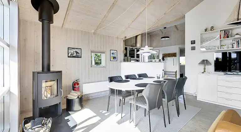 Hyggeligt sommerhus i naturrige omgivelser