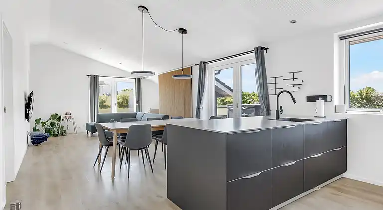 Neues, modernes Ferienhaus mit Whirlpool
