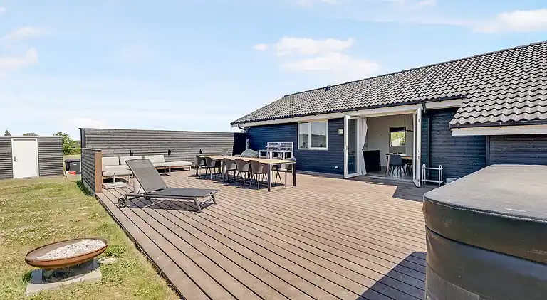 Neues, modernes Ferienhaus mit Whirlpool