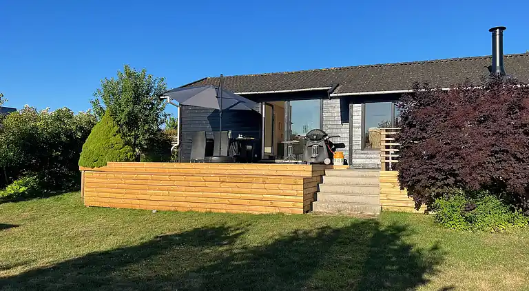 Ferienhaus in der 2. Reihe von Enøs Küste