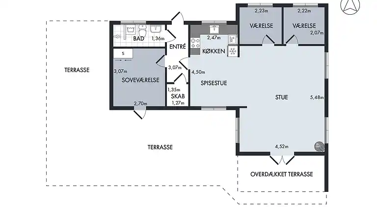 Vakkert tømmerhus ved natur og strand