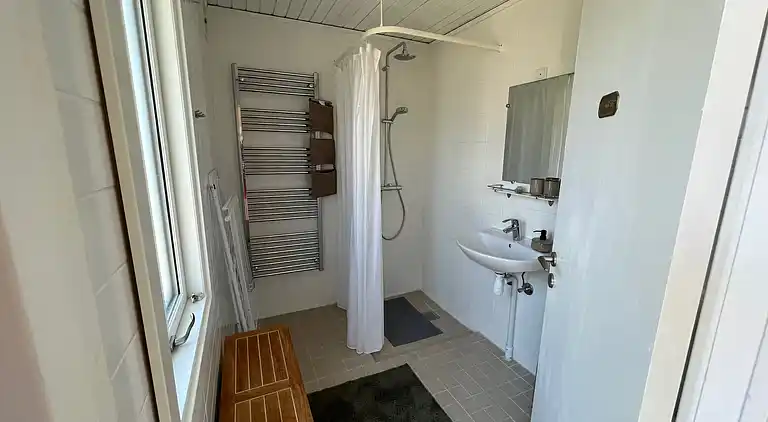 Ferienhaus in der 2. Reihe von Enøs Küste