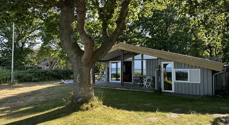 Ferienhaus in 1. Reihe zum schönen Strand