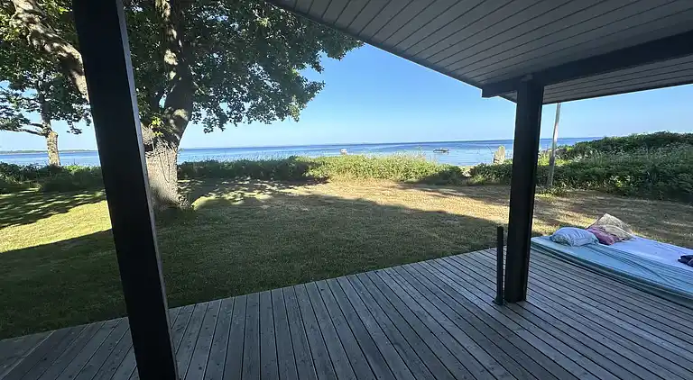 Ferienhaus in 1. Reihe zum schönen Strand