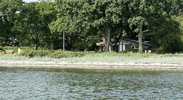 Ferienhaus in 1. Reihe zum schönen Strand