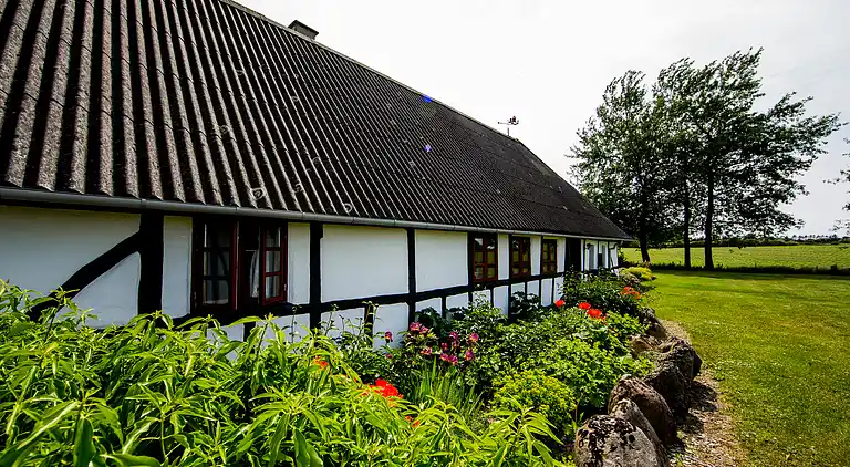 Idyllisk bindingsværksgård 600m fra Lillebælt
