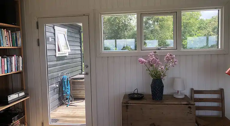 Lækkert sommerhus med havudsigt
