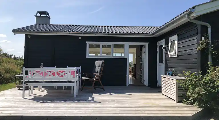 Lækkert sommerhus med havudsigt