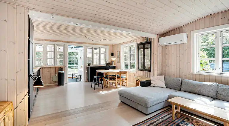Charmerende sommerhus tæt på smuk badestrand