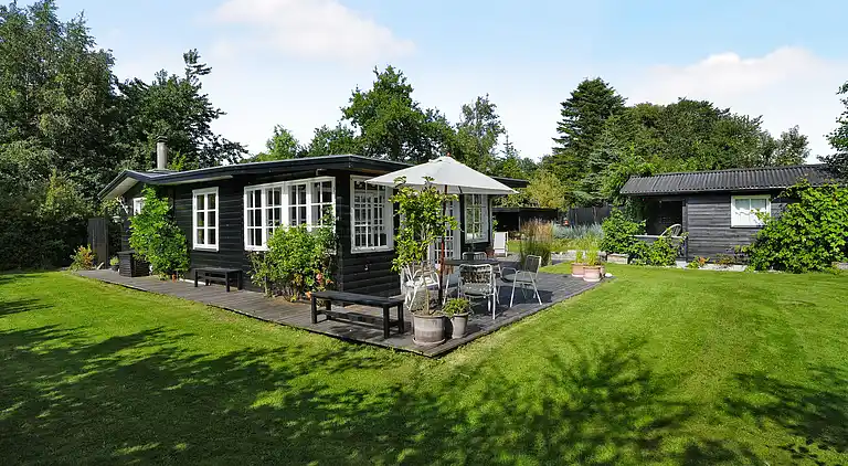 Charmerende sommerhus tæt på smuk badestrand