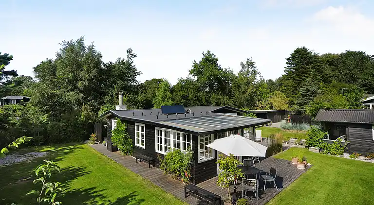 Charmerende sommerhus tæt på smuk badestrand
