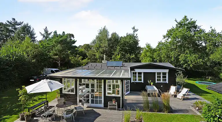 Charmerende sommerhus tæt på smuk badestrand