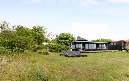 Architect designed holiday home with sea view