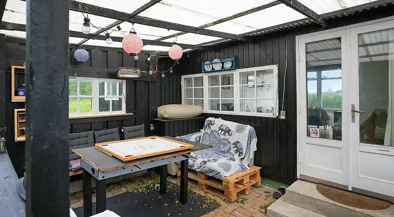 Kystnært sommerhus i Rågeleje  med havkig