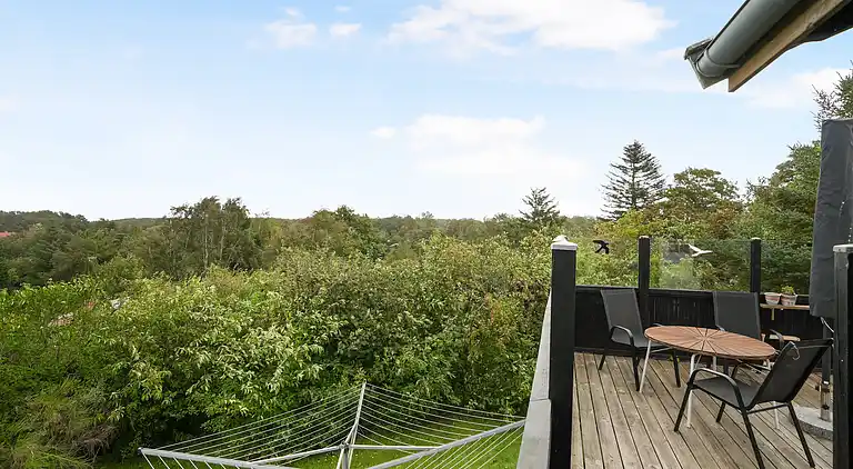 Kystnært sommerhus i Rågeleje  med havkig