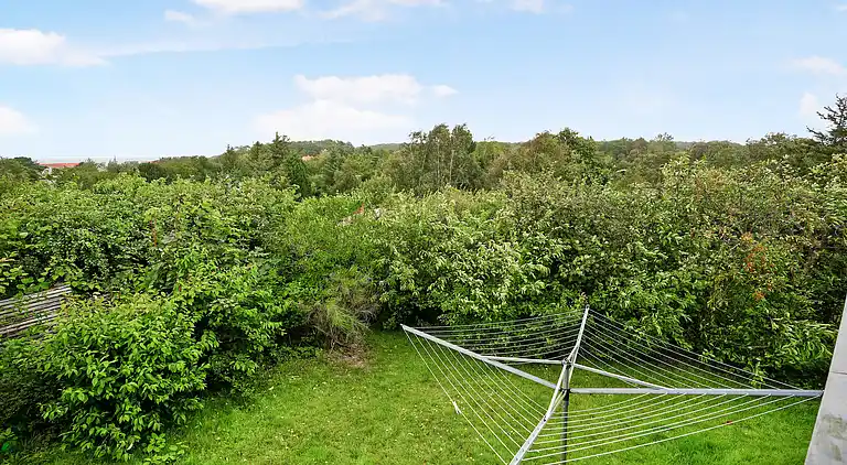 Kystnært sommerhus i Rågeleje  med havkig