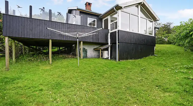 Kystnært sommerhus i Rågeleje  med havkig