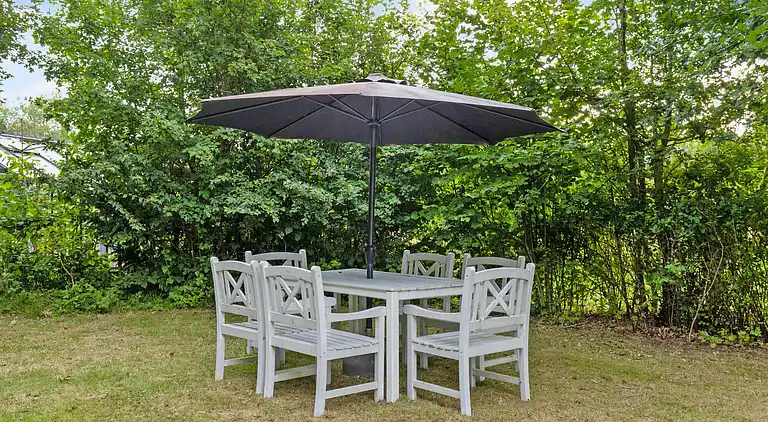 Nyrenoveret sommerhus midt i skoven