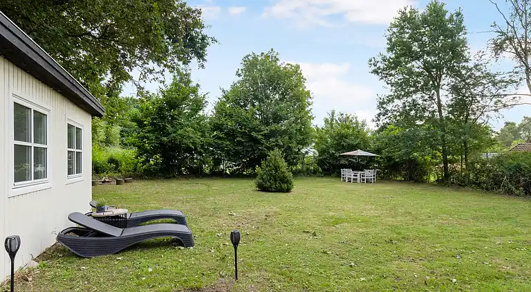 Nyrenoveret sommerhus midt i skoven