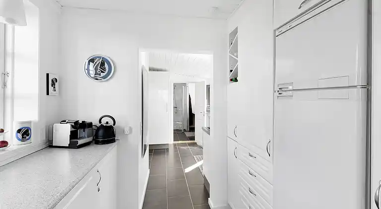 Nyt stråtag - smuk udsigt til hav og  klipper