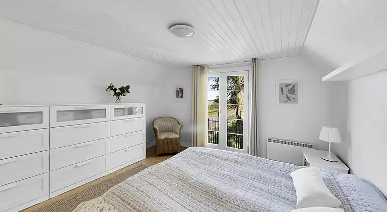 Nyt stråtag - smuk udsigt til hav og  klipper