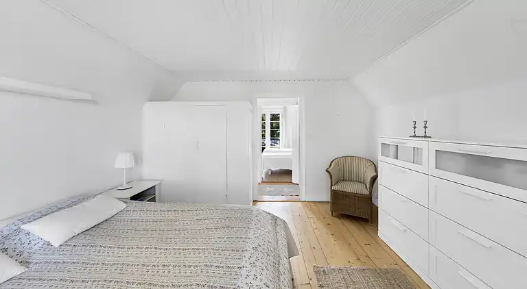 Nyt stråtag - smuk udsigt til hav og  klipper