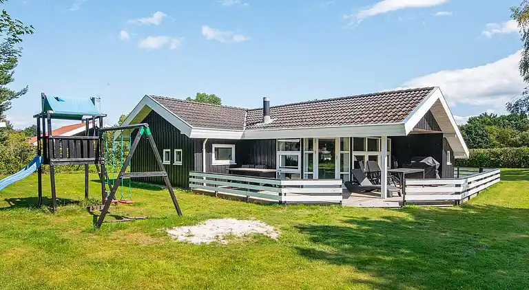 Sommerhus ved Fjellerup Strand