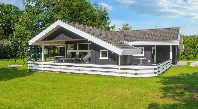 Sommerhus ved Fjellerup Strand