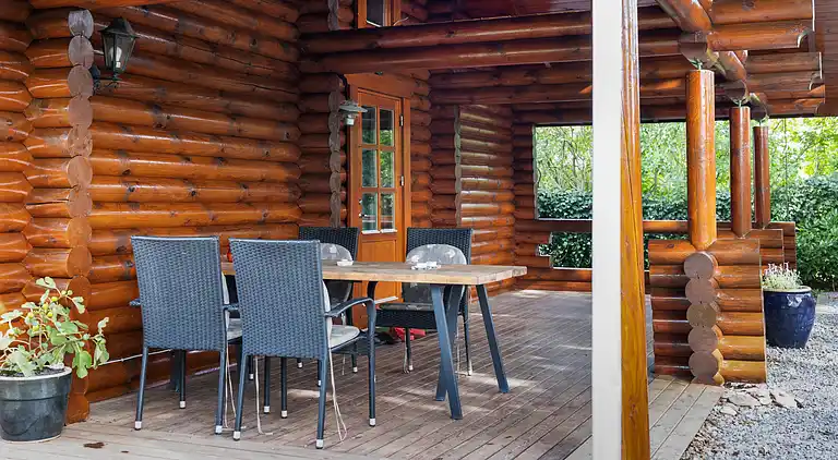 Charmerende sommerhus med vildmarksbad