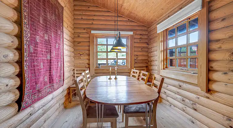 Charmerende sommerhus med vildmarksbad