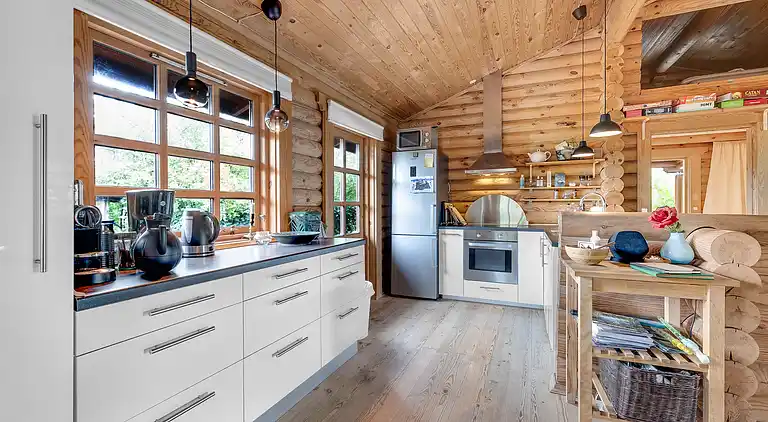 Charmerende sommerhus med vildmarksbad