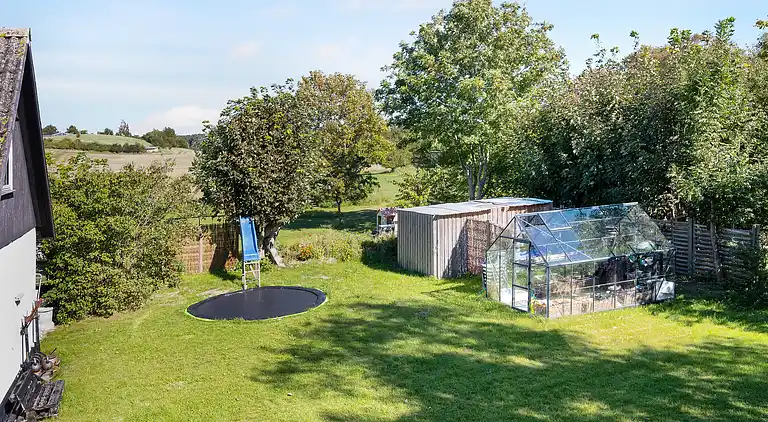 Feriehus som byder på både Ø-idyl og havudsigt