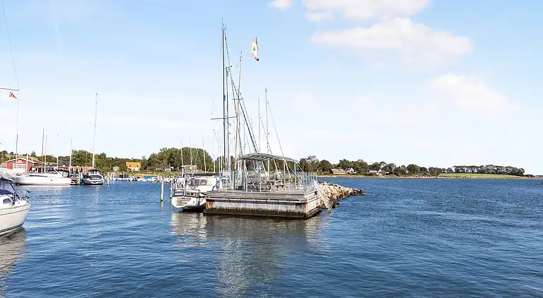 Feriehus som byder på både Ø-idyl og havudsigt