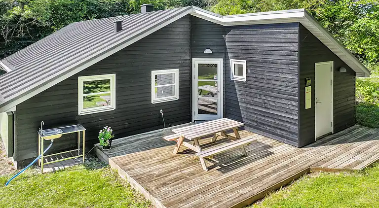 Sommerhus i skøn natur i Brunshuse
