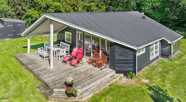Sommerhus i skøn natur i Brunshuse
