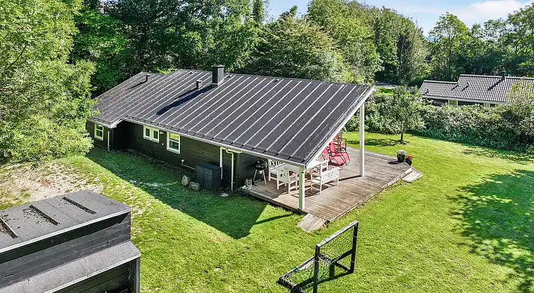 Sommerhus i skøn natur i Brunshuse