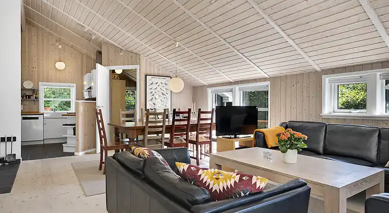 Sommerhus i skøn natur i Brunshuse