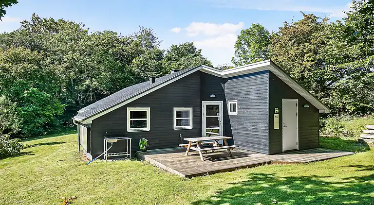 Sommerhus i skøn natur i Brunshuse