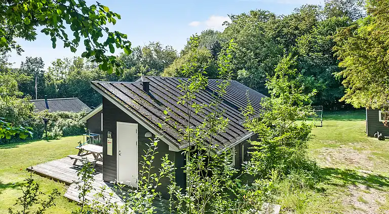 Sommerhus i skøn natur i Brunshuse