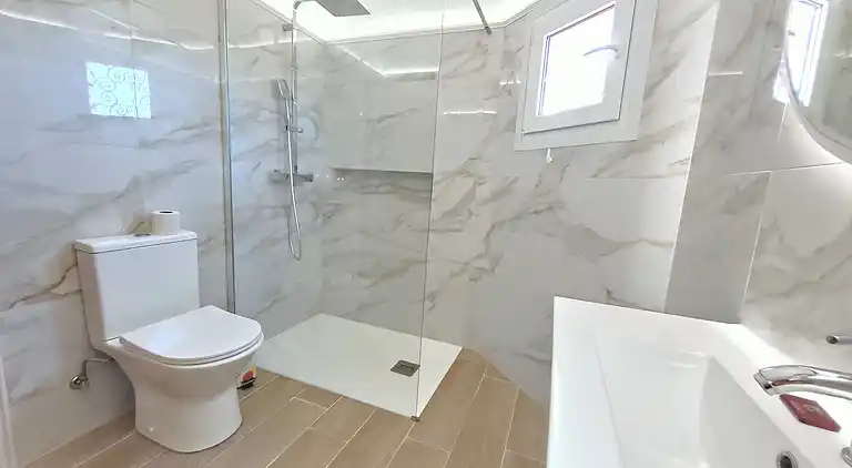 Geräumiger Rückzugsort mit erstklassiger Lage, privatem