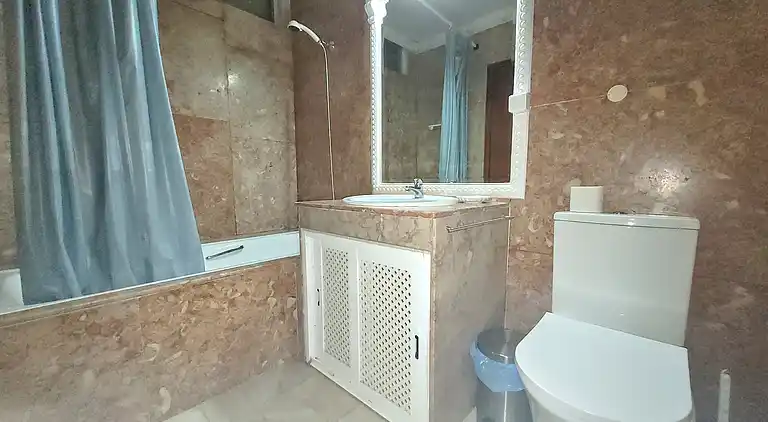 Geräumiger Rückzugsort mit erstklassiger Lage, privatem