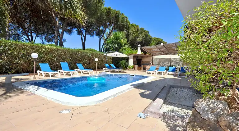 Geräumiger Rückzugsort mit erstklassiger Lage, privatem