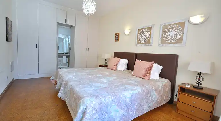 Geräumiger Rückzugsort mit erstklassiger Lage, privatem