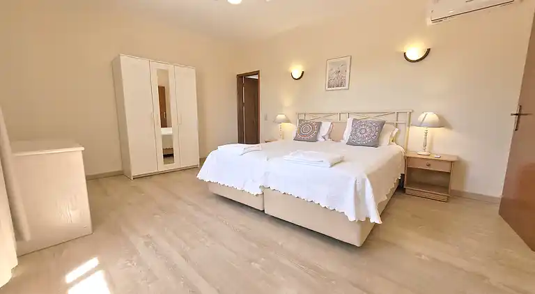 Geräumiger Rückzugsort mit erstklassiger Lage, privatem