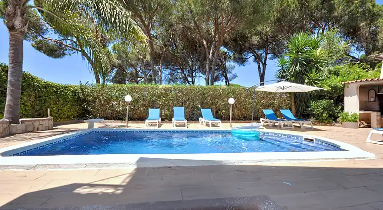 Geräumiger Rückzugsort mit erstklassiger Lage, privatem