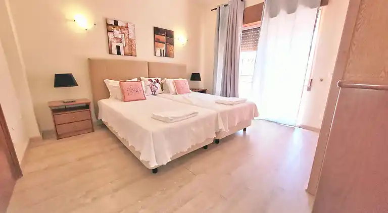 Geräumiger Rückzugsort mit erstklassiger Lage, privatem