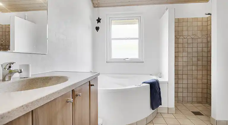 Dejligt nyere sommerhus i Hals tæt på stranden