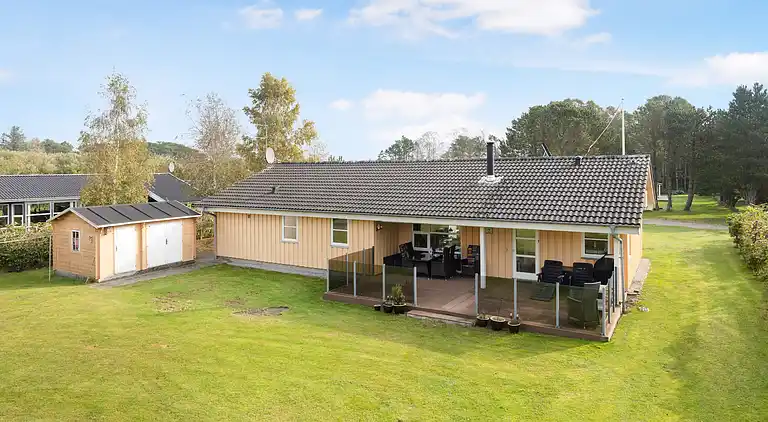 Dejligt nyere sommerhus i Hals tæt på stranden